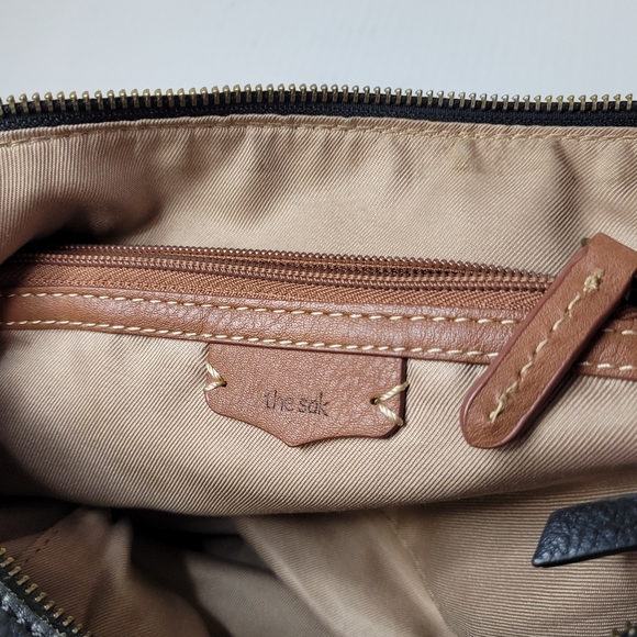 The Sac Pebble Leather Hobo Shoulder Bag - Picture 14 of 16